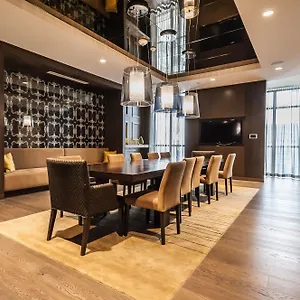 https://life-suites-loft-cn-tower.hotelstorontoontario.org