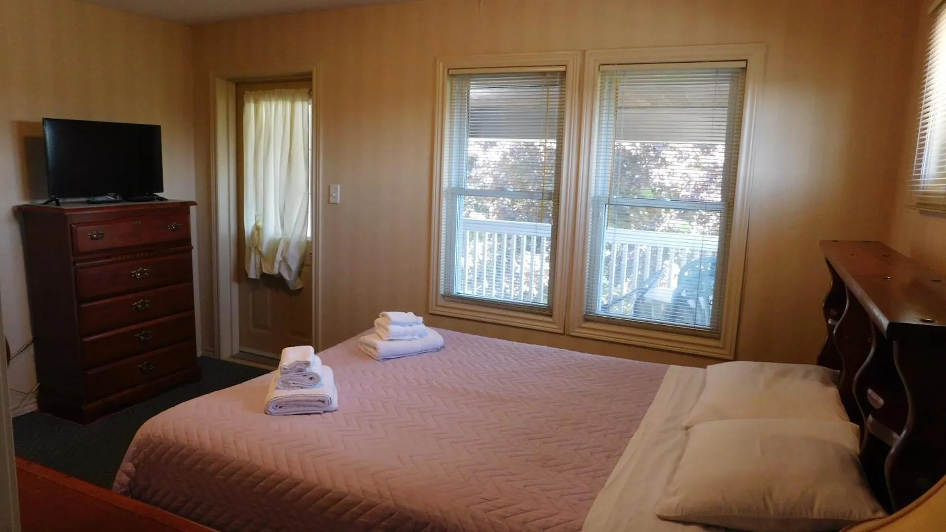 Rainbow Bed & Breakfast Niagara Falls