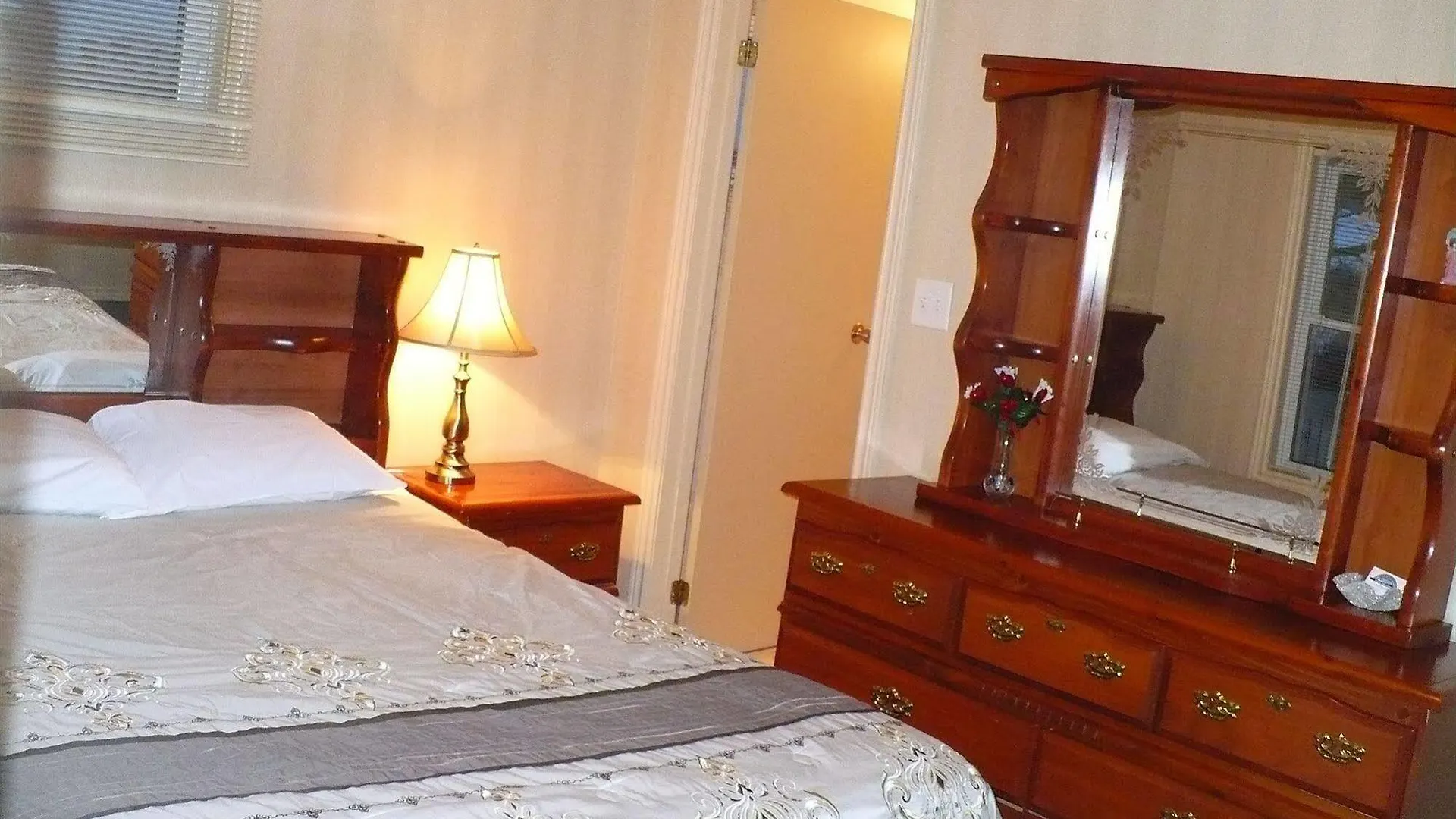 ***  Rainbow Bed & Breakfast Niagara Falls Canada